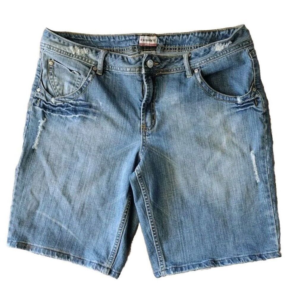 No Boundaries Bermuda Women19 Juniors Blue Denim Shorts 5 Pockets Relaxed Fit